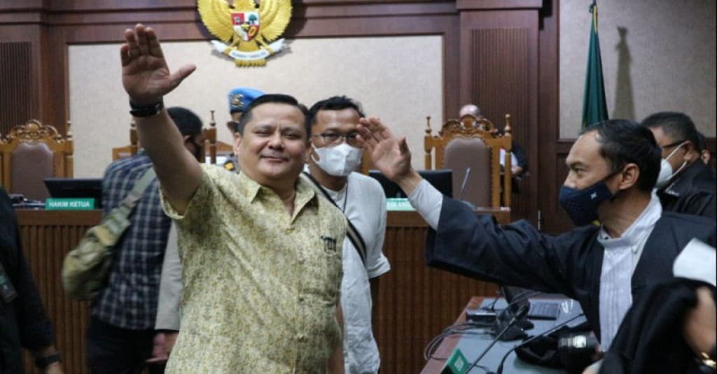 Detik-detik Irjen Napoleon Lumuri Muka M Kece Pakai Tinja Manusia