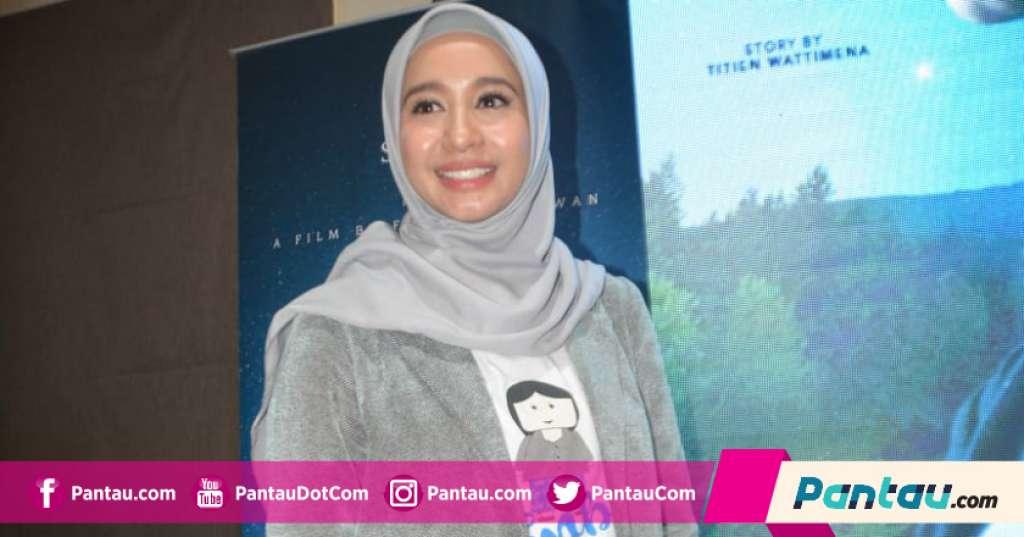 2019 Laudya Cyhthia Bella Gelar Fashion Show di London