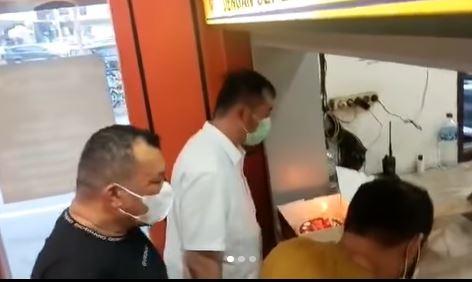 Viral Pria Bawa Kue Ulang Tahun ke Polrestabes Medan, Merayakan 4 Tahun Laporannya Tidak Diproses
