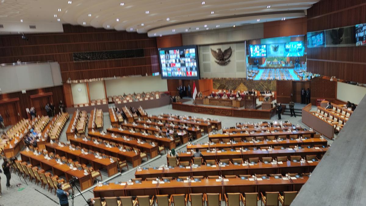 Meski Pandemi COVID-19 Telah Berlalu, Rapat Paripurna DPR Tetap Digelar Hybrid