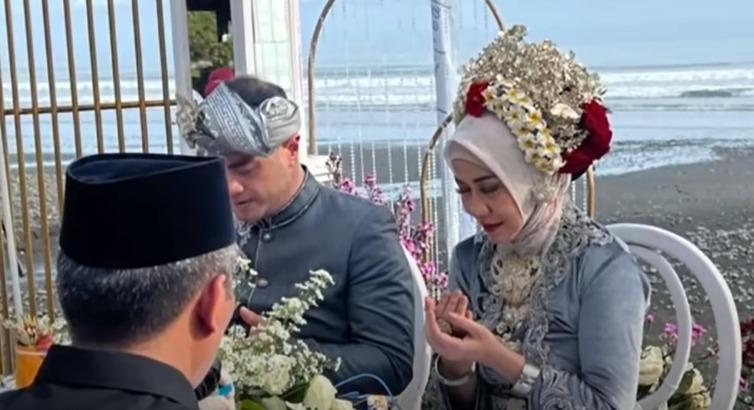 Hidung Venna Melinda Berdarah-darah gegara Ditekan Kepala Ferry Irawan